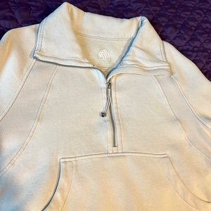 Small Lululemon half zip sweater